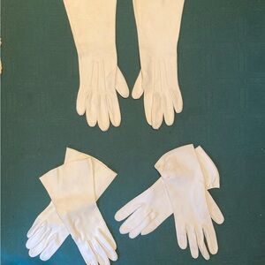 Elegant Vintage White Gloves Set